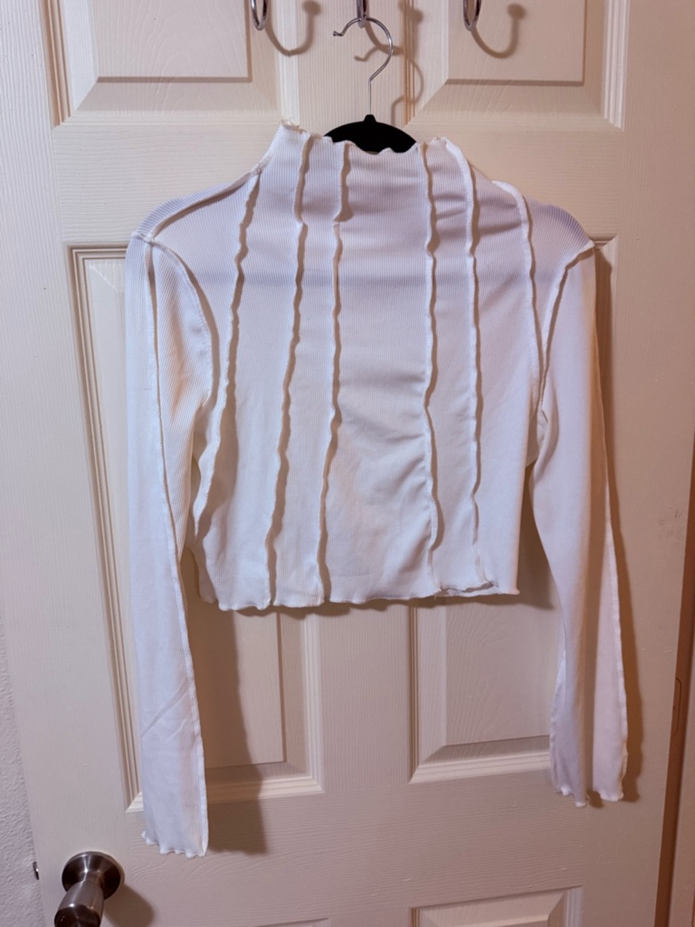 White Ribbed Cropped Long-Sleeve Top with Lettuce Edges